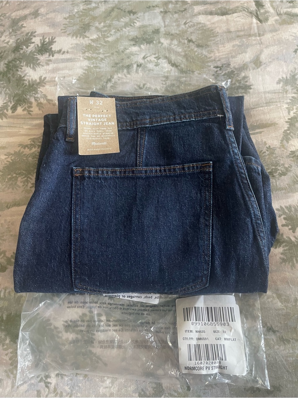 Madewell Woman's Baggy Dark Indigo Jeans - Picture 4 of 10